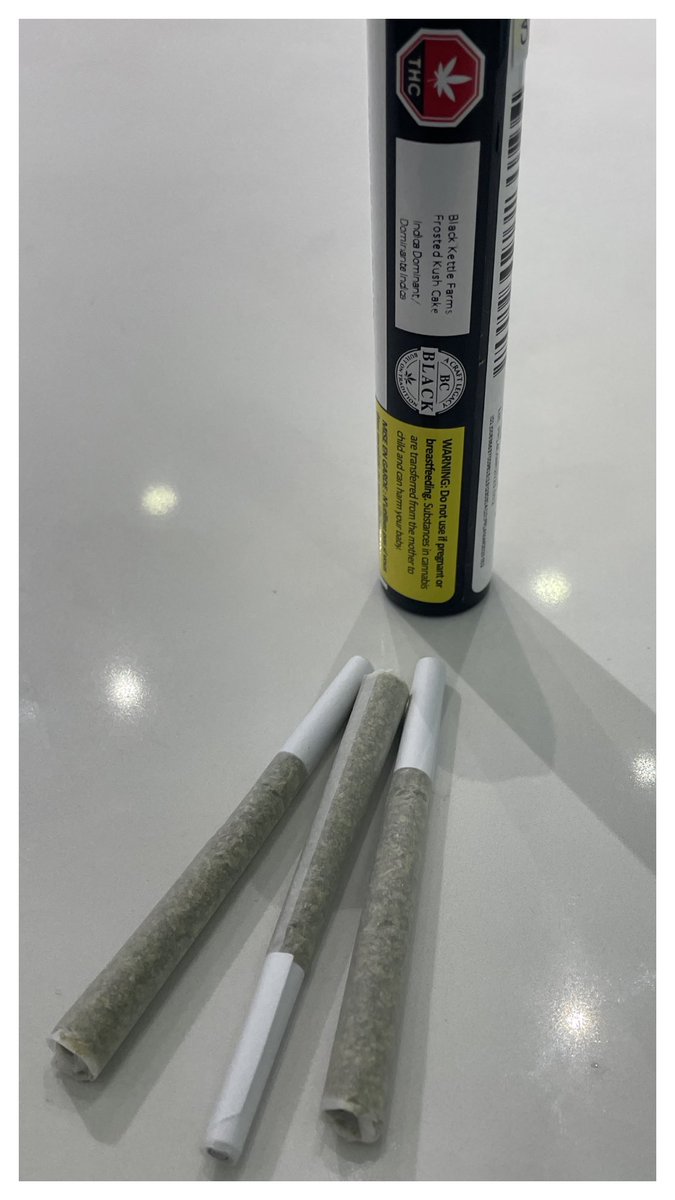Strain of the day volume #32 - BC Black - Black Kettle Farms - Frosted Kush Cake

Notes of kush and skunk leave you feeling for a headband. LPs take note, this is how a .5 pre roll should look. 

<a href="/bcblackcannabis/">bcblackcannabis</a> @blackkettle20

#cannabis #cannabiscommunity #weed #420Life