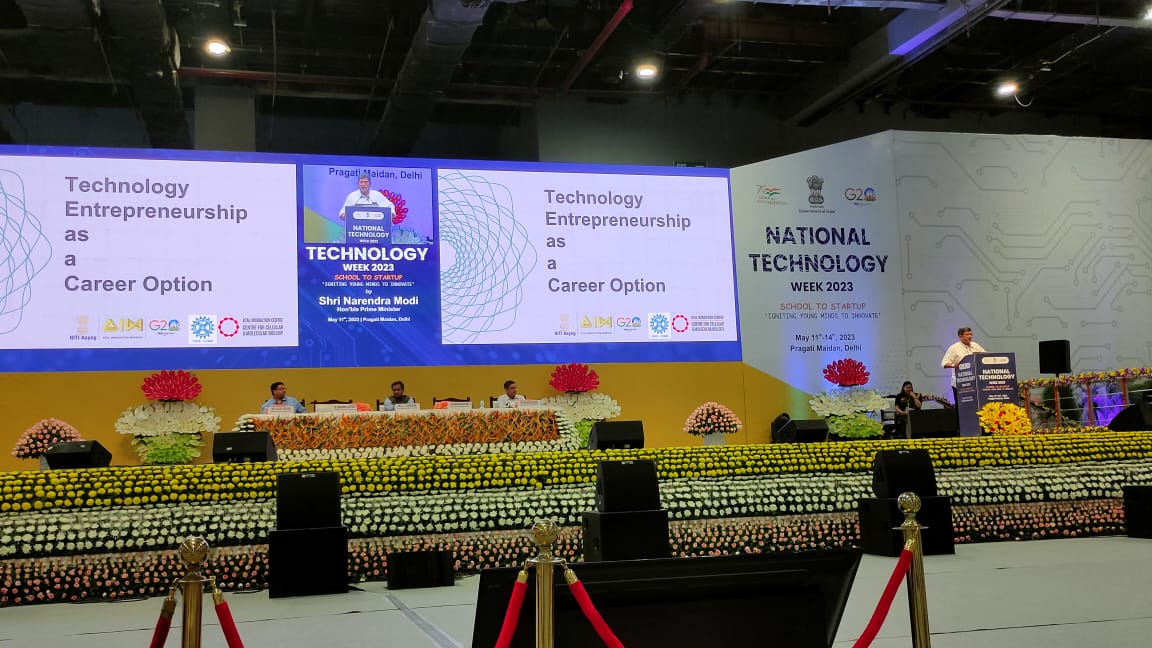 AIC_CCMB's tweet image. @nalamrao57 CEO @AIC_CCMB delivered an inspiring talk on careers in entrepreneurship at the esteemed #NationalTechnologyWeek2023. His insights and expertise illuminated the path for aspiring entrepreneurs. #Entrepreneurship #TechWeek2023
