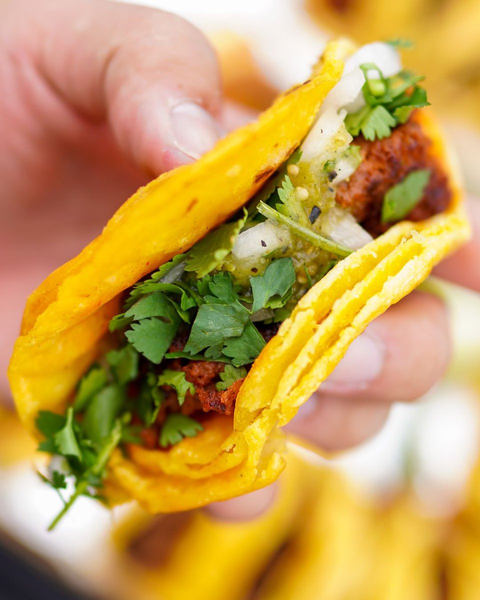 Taco ‘bout the ultimate way to celebrate mom! 🎉🌮🍺 

Beer &amp; tacos <a href="/FXBG/">Chuck Fromer</a> Beer and Taco Festival on May 13th. 

Find more #foodevents here: bit.ly/VAF-events-may…
⁠
#vafoodie #wine #roses #festival #Virginia

📷: <a href="/unsplash/">Unsplash</a> KevinLiang