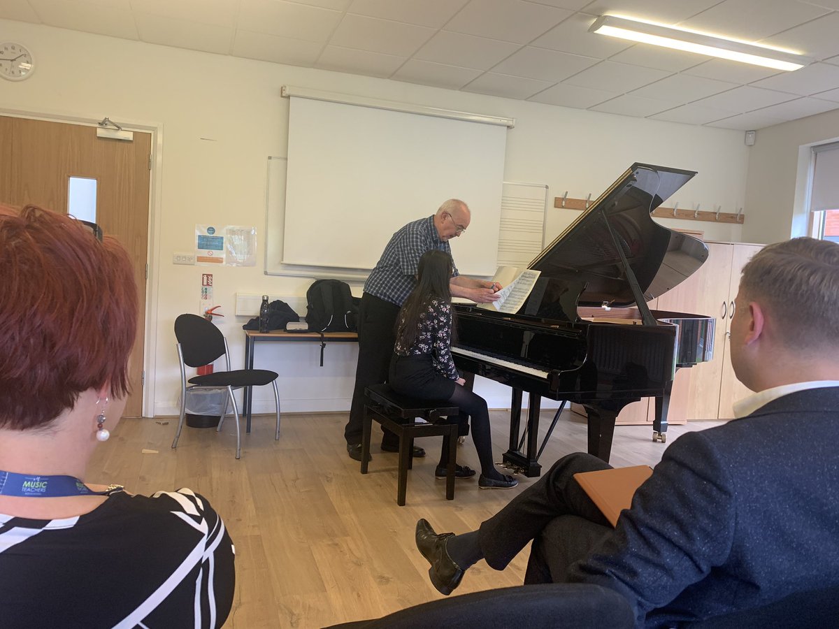 LboroSchMusic's tweet photo. Steinway workshop with artist Martin Roscoe in progress in session 1 of the Music Teachers Association Conference 2023 @MusicTeachers_ #MTAConference2023 #IncludeInvolveInspire https://t.co/V9Eckl7iZT