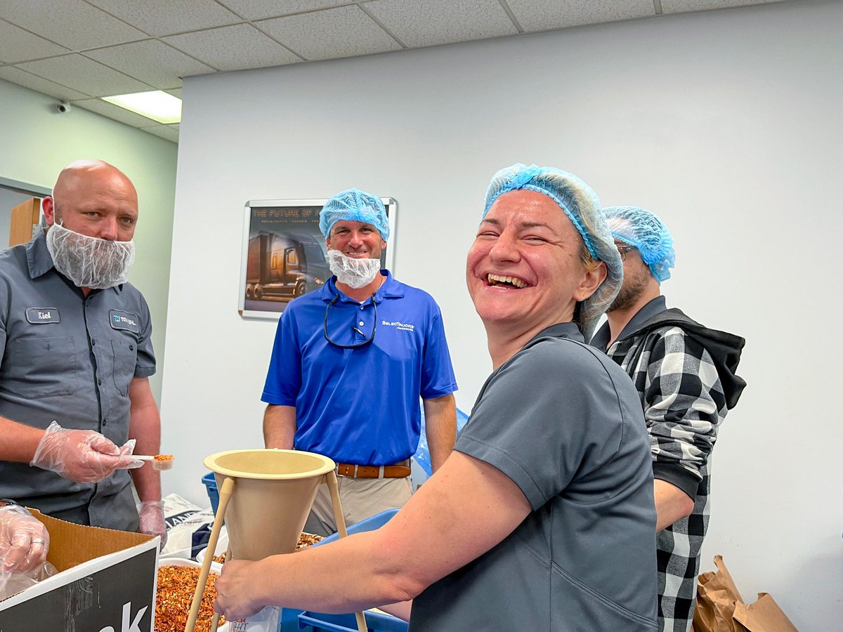 hunger_fight's tweet photo. We at Hunger Fight are extremely grateful for the support and generosity of our community partners, like Tom Nehl Trucking Company. Their recent donation of over 8,000 meals will help us continue our mission of fighting hunger and providing nutritious meals to those in need. https://t.co/seQy1D1ugi