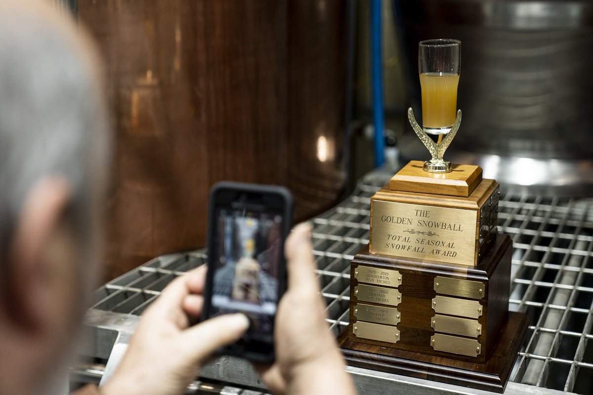 BNrefresh's tweet image. Buffalo brewer uses blizzard snow to brew Golden Snowbeer: buffalonews.com/news/local/com…
@TheBuffaloNews @LeeEntNews @thinkNYdrinkNY @VisitBuffaloNY @NWS @weatherchannel #CraftBeer