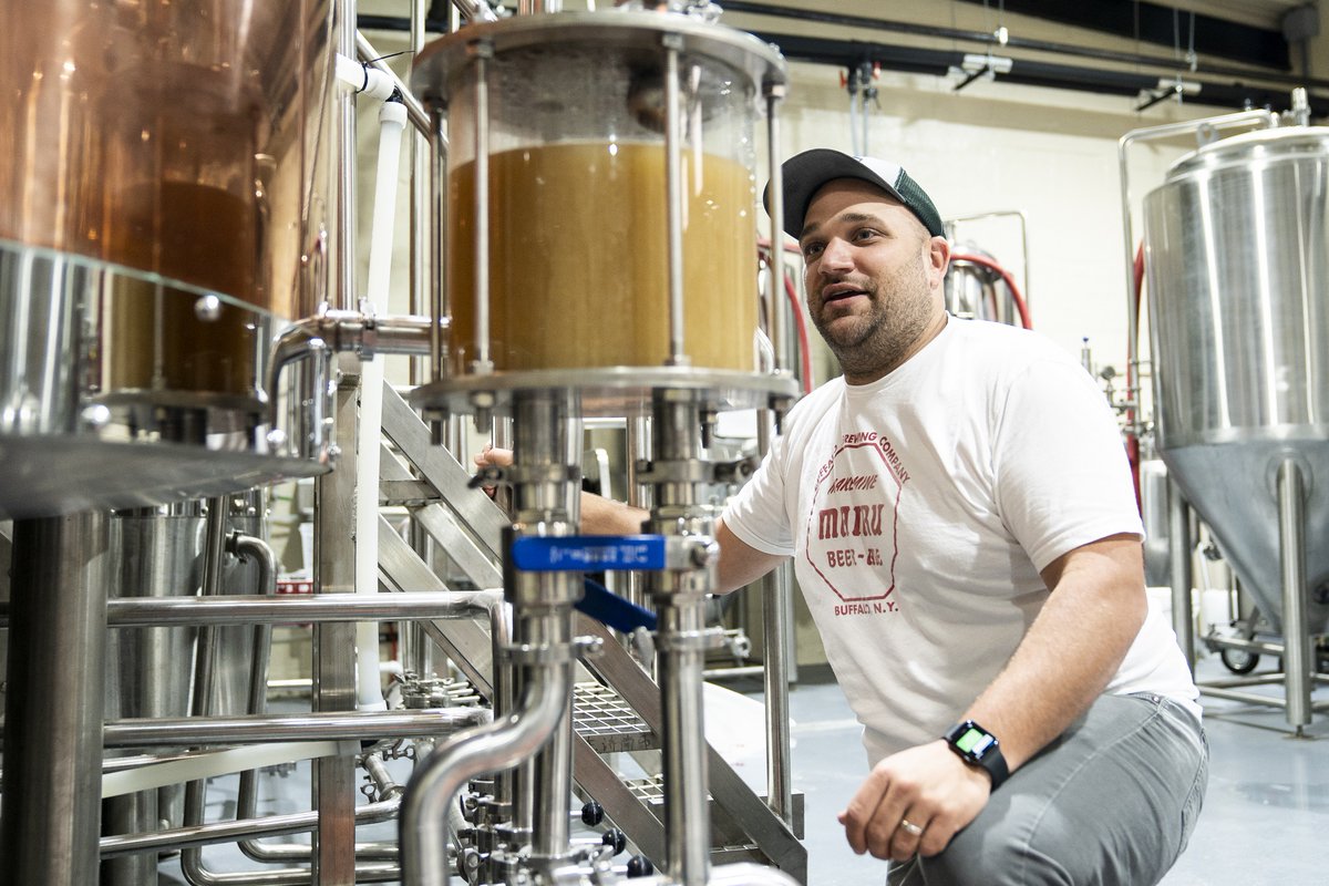 BNrefresh's tweet image. Buffalo brewer uses blizzard snow to brew Golden Snowbeer: buffalonews.com/news/local/com…
@TheBuffaloNews @LeeEntNews @thinkNYdrinkNY @VisitBuffaloNY @NWS @weatherchannel #CraftBeer