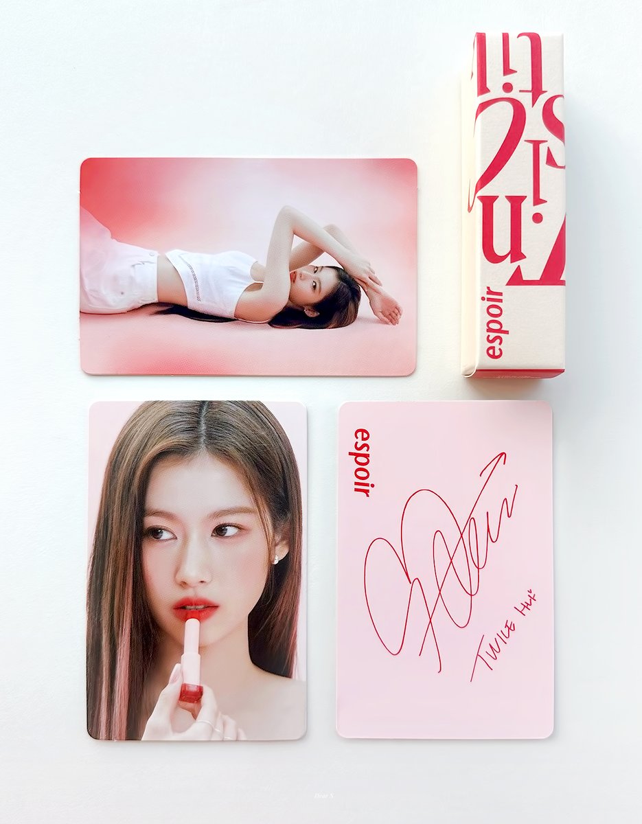 Dear_SANA_'s tweet photo. 에스쁘아 틴스틱 구매하면 사나 포카 2장 주는데       
누워있는 사진..new rules 생각나서 너무 맘에 든다 https://t.co/z1r6WLaINk