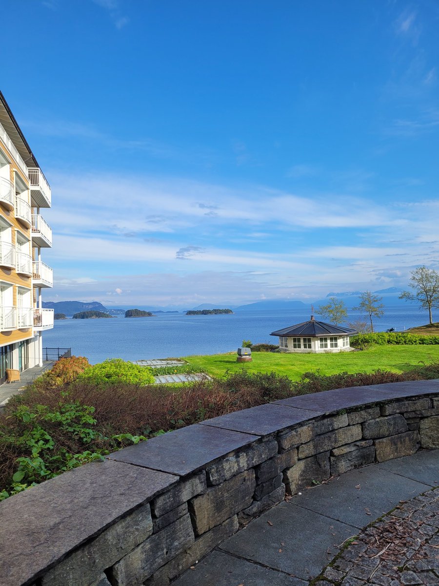 Two great days of learning more about sex differences in CVD at the Female Heart Workshop by @FemaleheartB, and getting some new inputs on our FH-Femina study. And what a view! <a href="/NKTforFH/">NKT for FH</a> <a href="/NutriHeartLab/">NutriHeartLab</a> <a href="/NutritionUiO/">Ernæringsvitenskap ved Det medisinske fakultet,UiO</a>