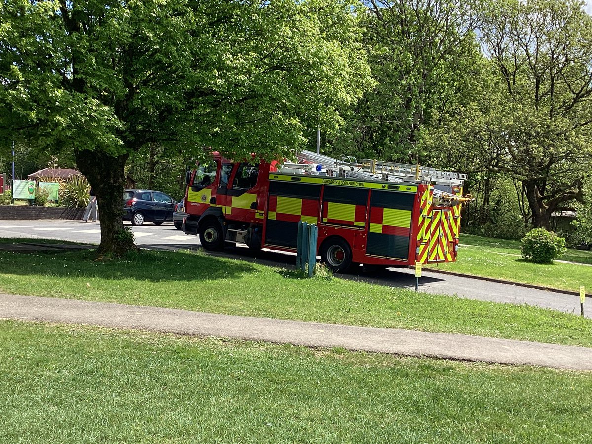 PenlW's tweet photo. @PenllergaerP  Wraparound went to see the fire engine from Gorseinon visiting the school for The Colour Run. Then some fun in the wooden play area. @PenlW https://t.co/w8BcfbcKa3