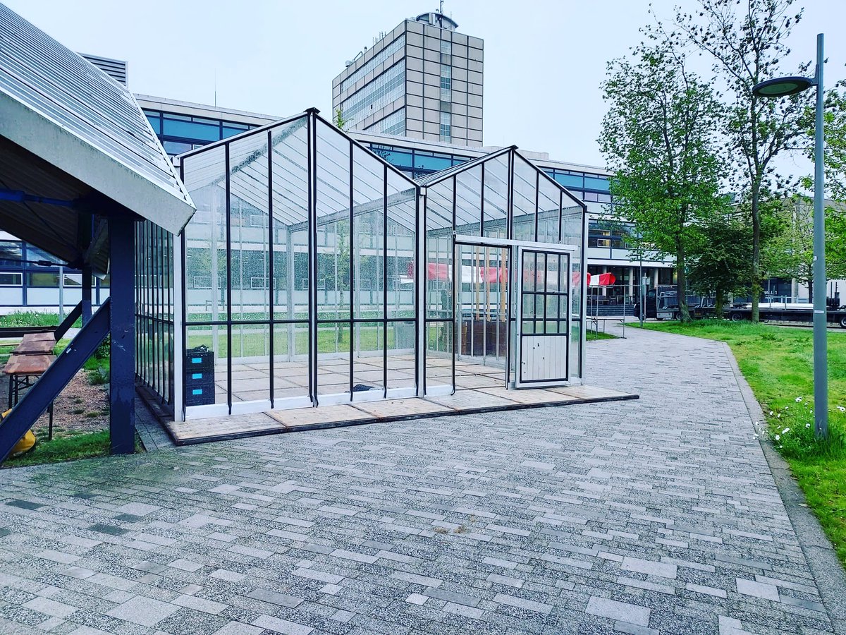 Ook Makers bloeien op in deze prachtige kassen. 
#makerfaire #tudelft #indelft