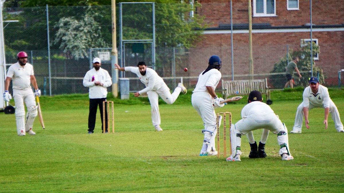 🏏FIXTURES | WEEK 4️⃣ The weather looks better this week & we hope to get all our teams on the park. Games start @ 12:30

🚘1st XI vs. @NuneatonCC 
🏠2nd XI vs. Bridge Trust CC
🏠3rd XI vs. @Bournville1882 
🚘4th XI vs. @blosscricket 
🚘Sun XI vs. @ColeshillCC 

#KHCC #uptheheath