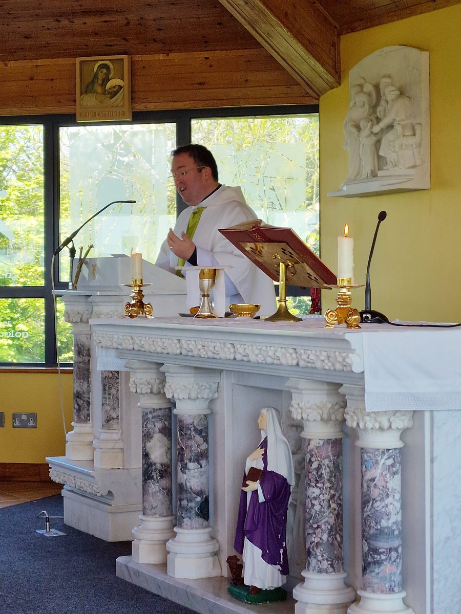 armaghpriest's tweet photo. “Edmund Rice and St Brigid shared a vision of faith through reaching out to others less fortunate, in simplicity they brought hope, through faith, love” today we joined #ERST members in #Faughart. #TakeTheRiskForChrist #Vocations @ArchbishopEamon https://t.co/Pn96CC1DrR