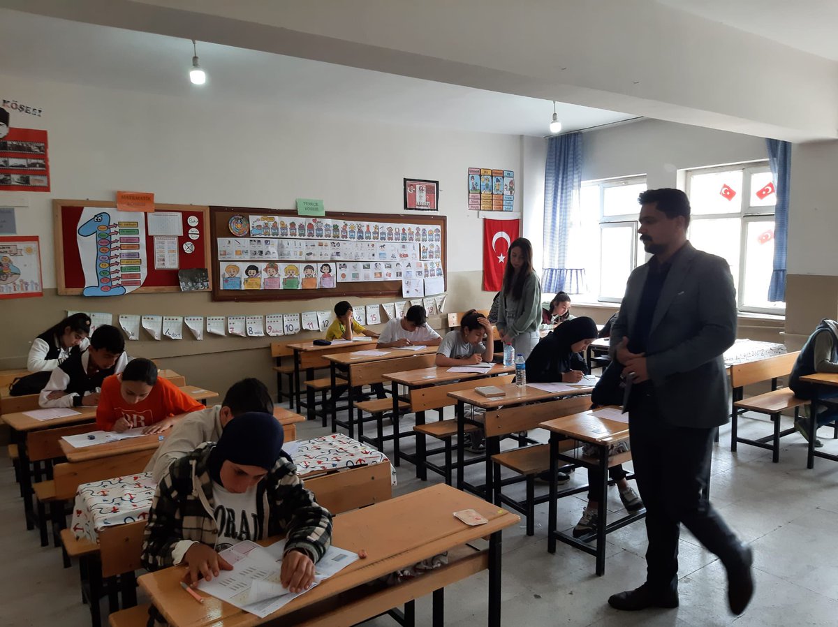 ortaokulu_kemal's tweet photo. Kaymakamımız Sayın Coşkun DOĞAN'ın destekleri ile hazırlanan deneme sınavı bugün gerçekleştirildi. Katkılarından dolayı kendilerine teşekkür ediyoruz.
@tcmeb @UrfaValiligi @valisalihayhan @sanliurfammem63 @Hilvan_MEM https://t.co/rwBe8PmOG3