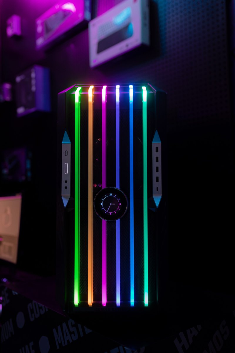 CoolerMasterSA_'s tweet photo. What do you need more!🤩🌈 

#CoolerMaster #MakeItYours #WiredDifferent #PCBuilding #GamingPC #GamerLife #GamingSetup #PowerfulPC #HAF700EVO #HighAirFlow https://t.co/86hfB9J77F