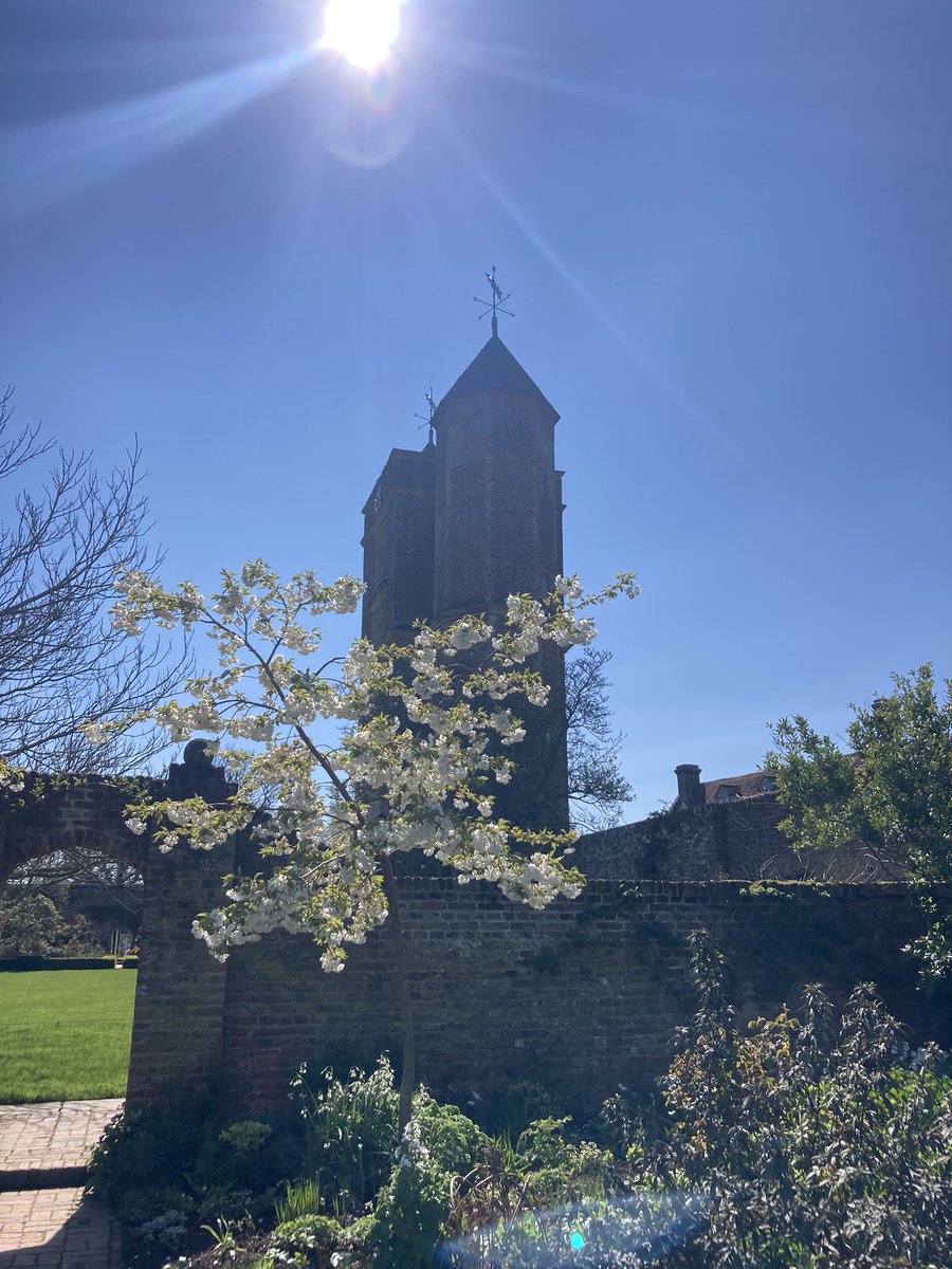 Ruthierolo's tweet photo. @nationaltrust We were a bit early for the full blossom at Sissinghurst Castle Gardens a couple of weeks ago but the sunshine made up for it! #BlossomWatchComp https://t.co/FabN0HSLOJ