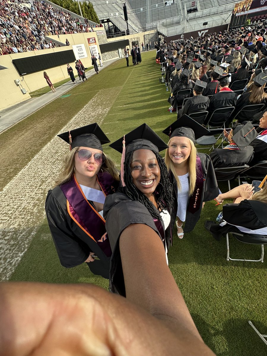cerapowell's tweet photo. #hokiegrad https://t.co/wMDqA5xKDs