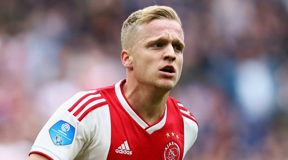 Unitedfans2023's tweet photo. Donny van de Beek joined United in 2020 from Ajax and made his debut for the Netherlands in 2017
#alax #mufc #donnyvandebeek https://t.co/j4JAQQPhA4