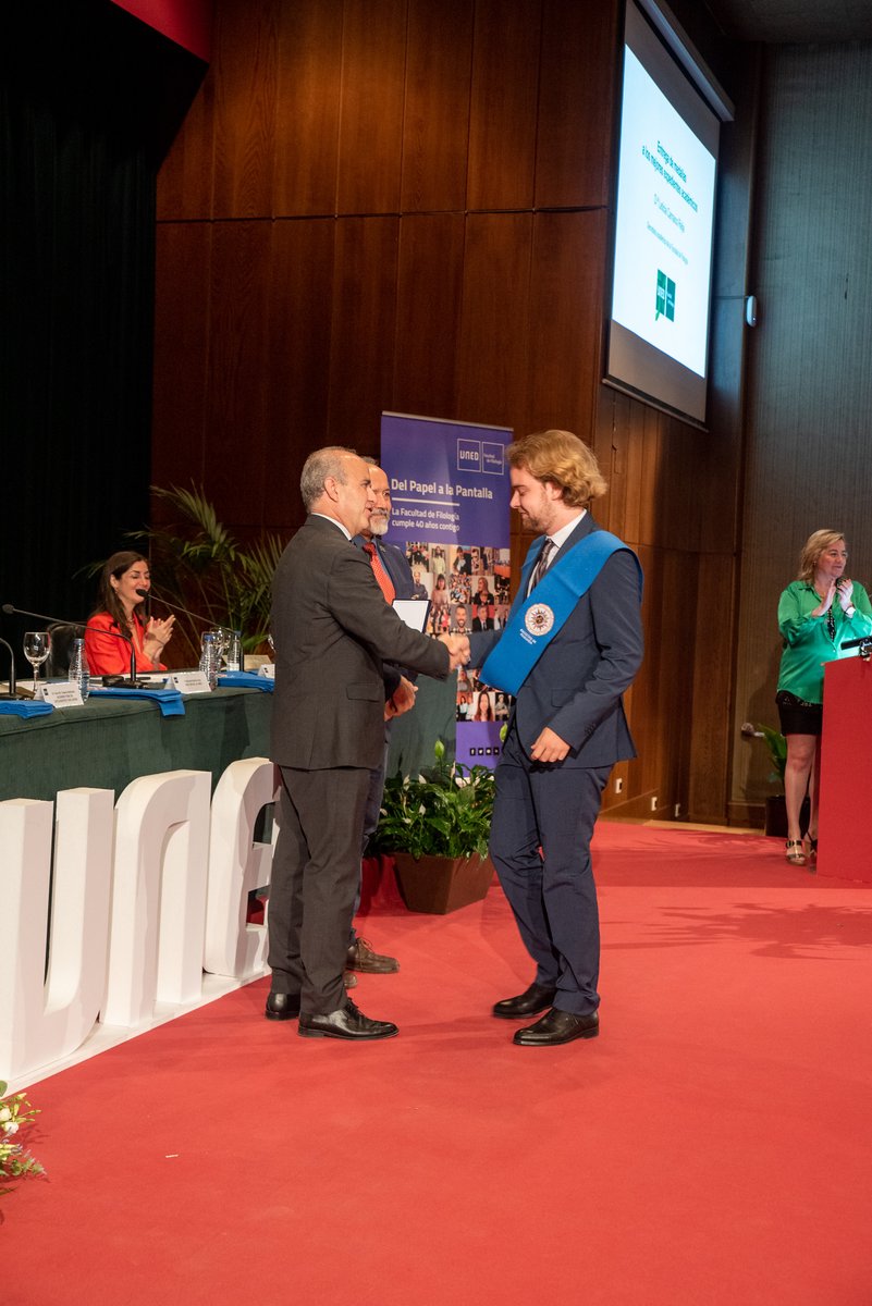rmairal's tweet photo. Además, durante la ceremonia de graduación, hemos presentado la revista #Libernautas, un proyecto fascinante en el que nuestros estudiantes han trabajado arduamente.

https://t.co/seOjZwdGzh

¡ENHORABUENA!

#FilologíaUNED https://t.co/X6S7VyrSL1
