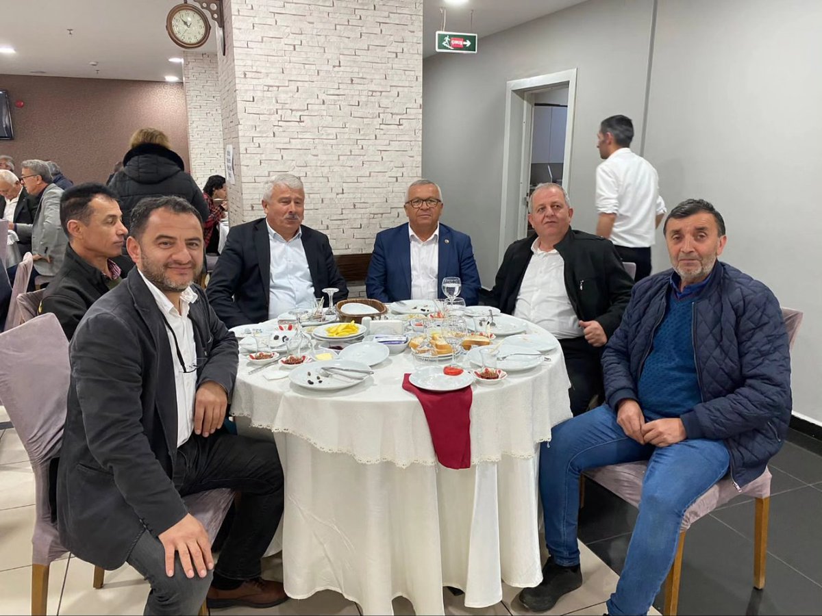 BayramBaol3's tweet photo. AK Parti Kdz. Ereğli İlçe Başkanlığımızın düzenlemiş olduğu kahvaltı etkinliğine katılım sağlayarak, muhtarlarımız ile istişare de bulunduk. https://t.co/yjL8RemLjZ