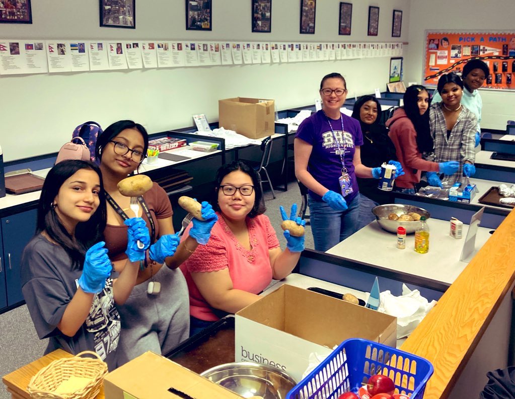 Holly Niemi, PhD tweet media