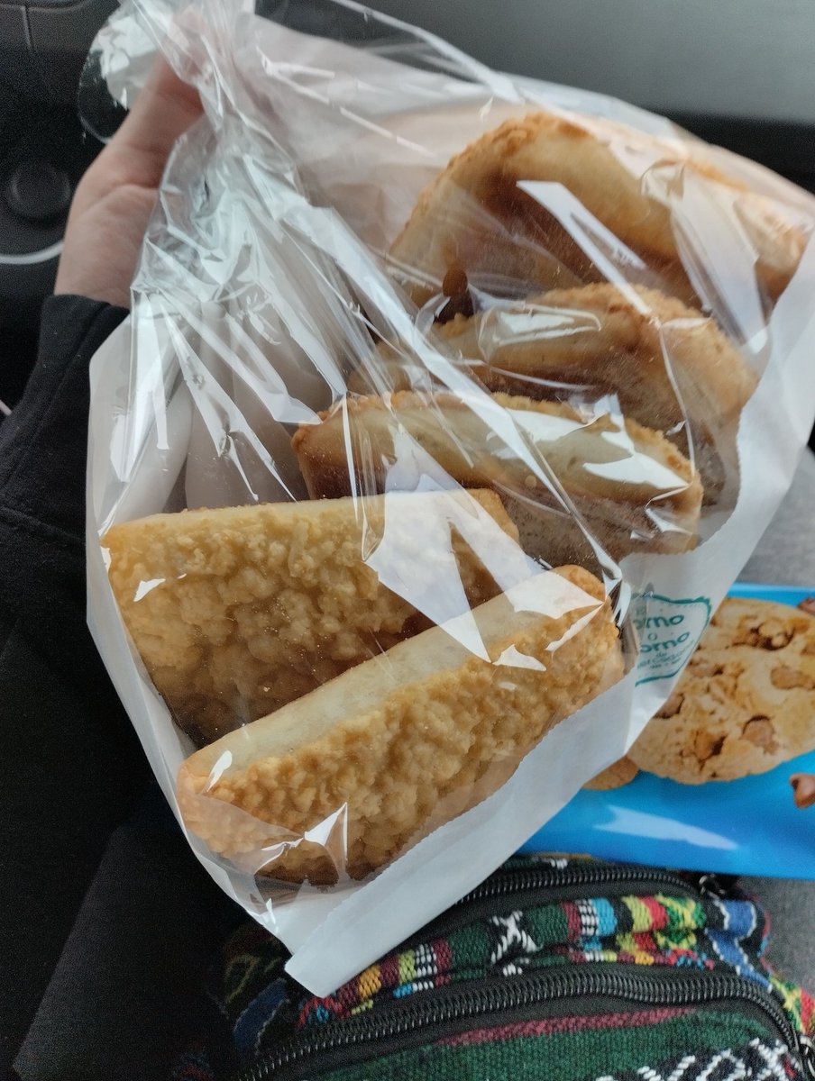 DyedRh's tweet photo. Nueva adicción: pan con queso de Mercadona😱 https://t.co/FptMJH78eR