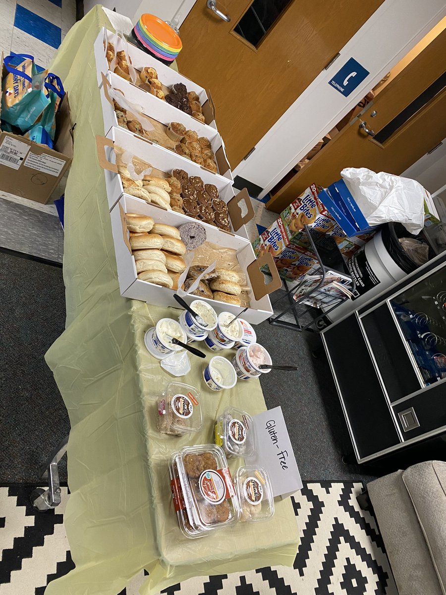 DurantRoadES's tweet photo. Our community has shown so much love to our staff this week! Today’s spread by @DresPta and @FoodLion @NorthernAreaWC https://t.co/EDeVtMhySw