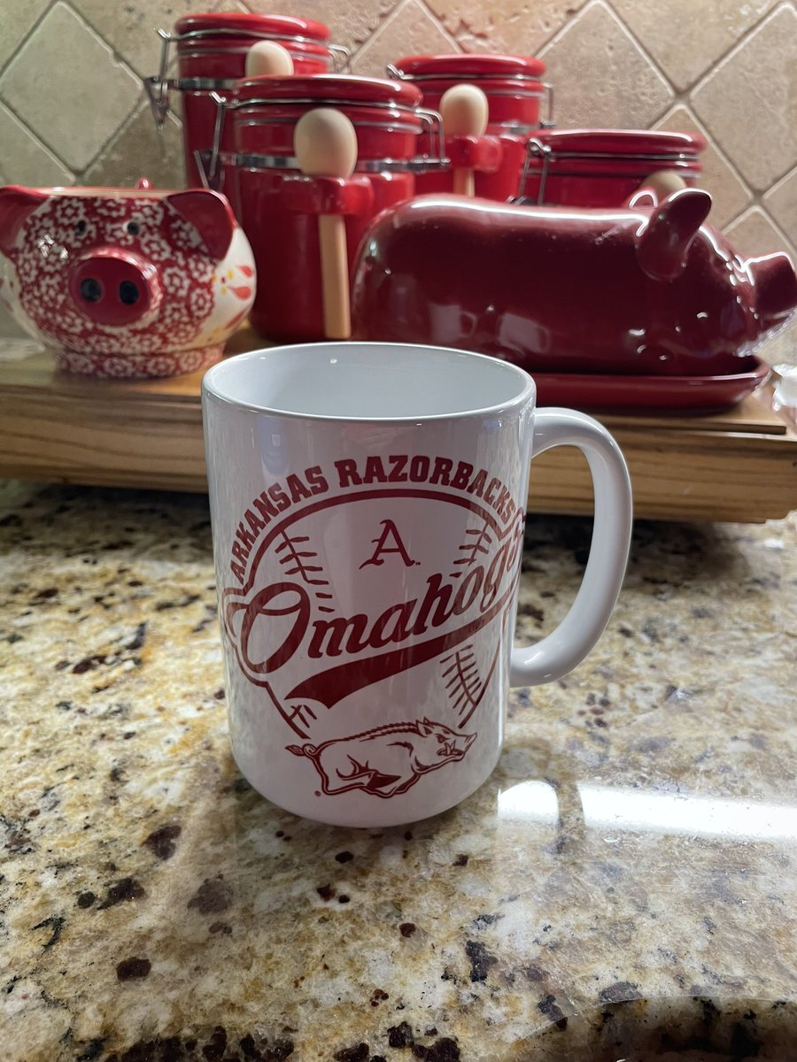 HogFanatic64's tweet photo. Headed to The Hill in a couple of hours. Bringing a friend from Deep South AR, first time for her to come to Baum. Tough weekend for her, lost the love of her life a year ago today-unexpectedly. Sheโs a big ๐ fan. Super excited to bring her to Baum. #GoHogs #BeatGamecocks https://t.co/Xf3xdCYaxM