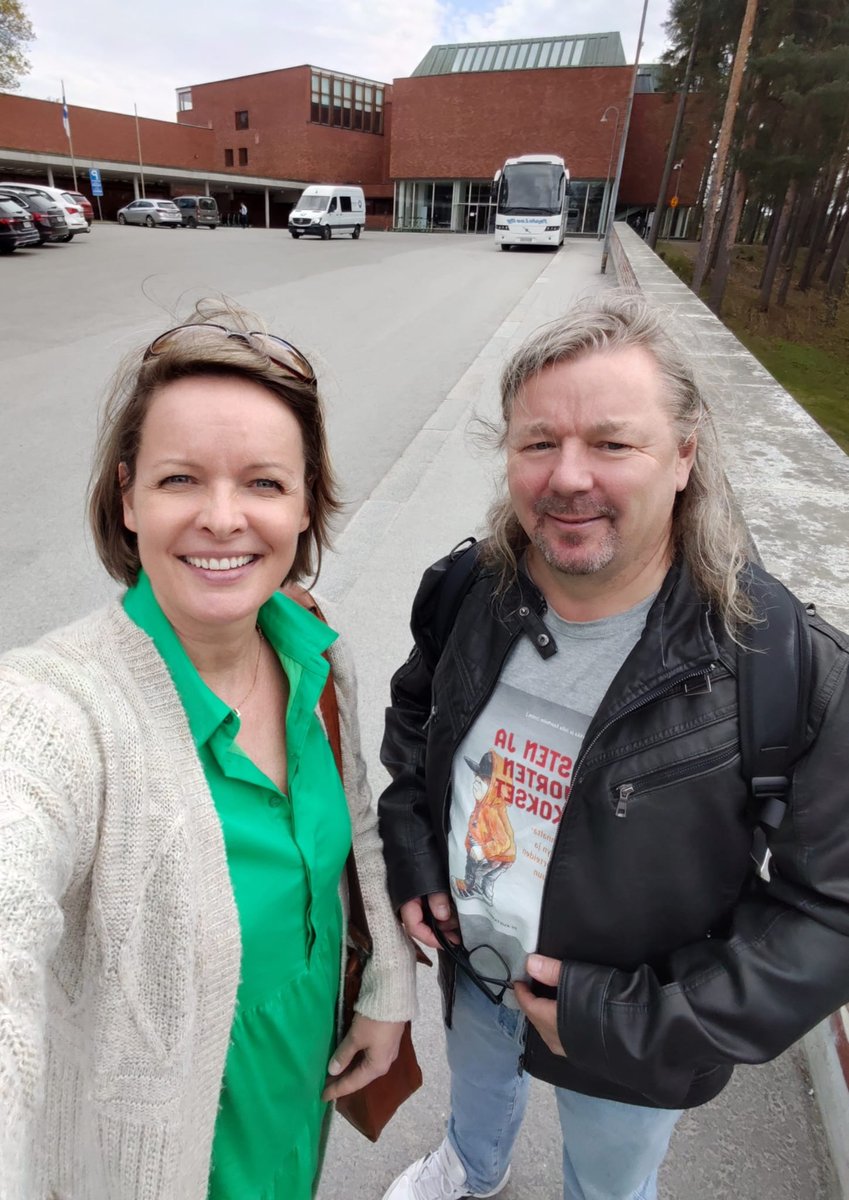 Miten palvelurakenteita tulisi kehittää, jotta ne vastaisivat paremmin rikoksilla oireilevien nuorten tarpeisiin? Tätä on pohdittu laajan asiantuntijaryhmän kanssa Palveluiden pirunpolskasta nuorten nuotteihin -hankkeessa. 1/ #nuoret #rikokset #palvelut