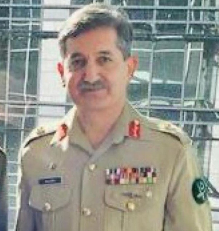 لیفٹیننٹ جنرل سلمان فیاض غنی جیسے دلیر افسر اس ملک کا سرمایہ ہیں جنہوں نے اپنے شہریوں پر گولی چلانے کا حکم ماننے سے انکار کر دیا۔ زندہ باد۔ 👏👏👏

یہ ہے وہ پاک فوج جس سے قوم نے محبت کی۔ اس سے ہٹ کر کوئی بھی حرکت کرنے والا بےشک فوج میں ہو، عدلیہ میں ہو یا کسی بھی  سولین ادارے