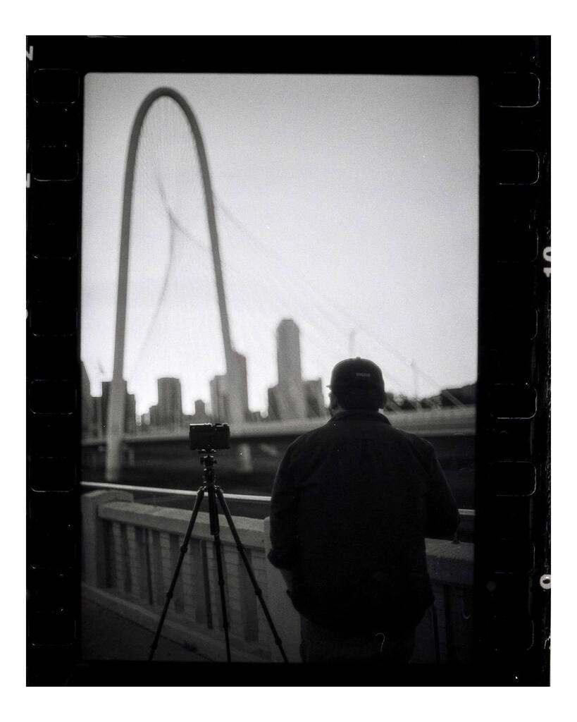 #filmfriday 

<a href="/vis/">Vis.eu</a>.abl in frame 

What’s your favorite black and white film to shoot?

Nikon F2 | Fomapan 100 | Nikkor 50mm f 1.4

#nikon #nikonf2 #filmphotography #storyofthestreet #nikonphotography #gameoftones #toneception #urbanshutter #supremeshutte… instagr.am/p/CsJKWIoI85s/
