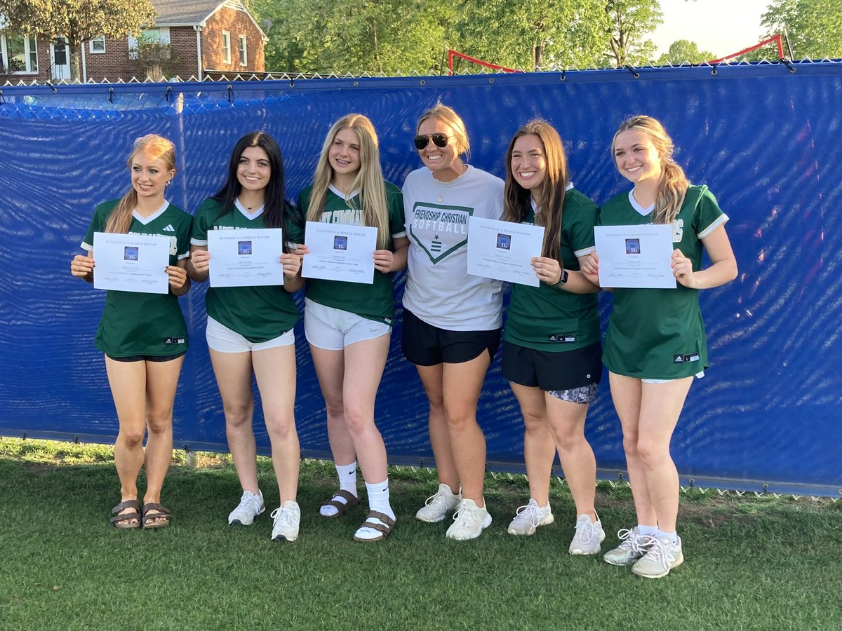 gabbylowe_'s tweet photo. @LadyCommanderSB has had a good postseason so far! my teammates and i won the district along with 5 of us being named All-District. i couldn’t be prouder, and we aren’t done yet. @CoachLynch20 @MarcWeekly @TNBolts @TTU_Softball @CoachBurns17 https://t.co/fXLnOec9rT