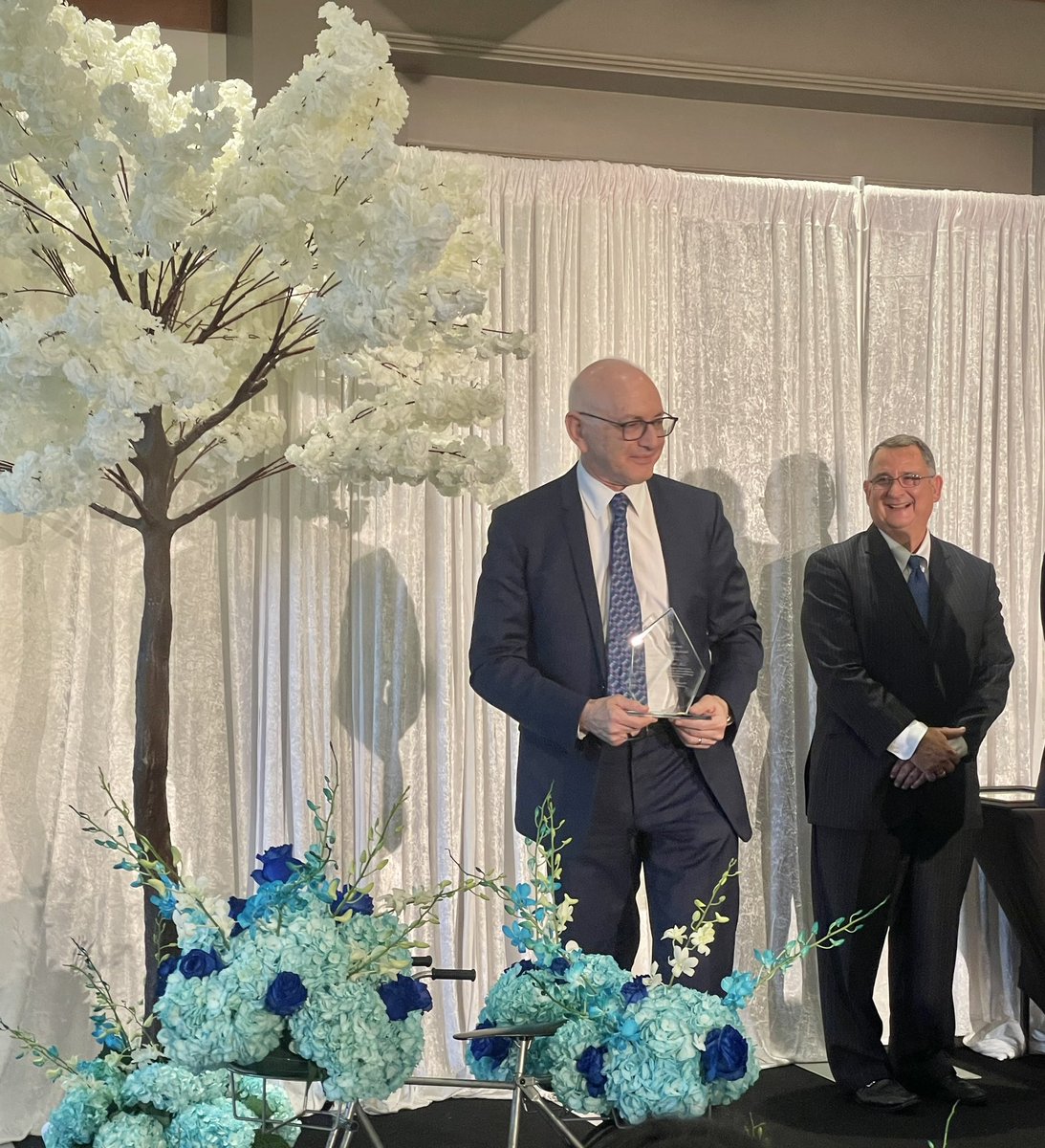 innovateshealth's tweet photo. We have the opportunity with each community event to bring faculty together in new ways. Here we have breast oncology, plastics, lymphoma and leukemia experts celebrating 👏🏽👏🏽 @DrSDNimer receive the Claude Pepper Healthcare Innovation award by @UnitedHomeCare1. Let's innovate! https://t.co/2rMww8oHV3