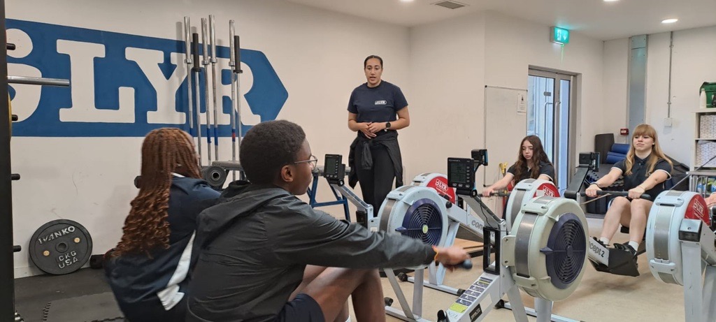 Yesterday <a href="/baconscollege/">Bacon's College</a> came down to <a href="/YourRoyalDocks/">The Royal Docks</a> for their first session! 
Getting to grips with basics in the pod and the tank and learning how to work together! 

#teamwork #ActiveRow #SEND #rowingtank #gymwork