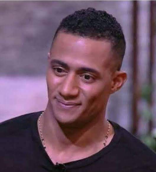 لما تفتح تشوف طلب الصداقة اللي جايلك فيطلع اللواء معتصم  الأمن الوطني