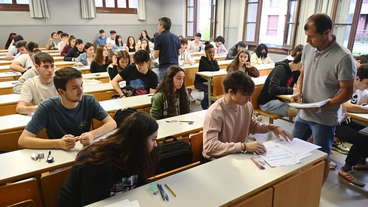 aarranzcad's tweet photo. Euskadi impulsa 264 pasarelas de FP a universidad que convalidan hasta el 25% de las asignaturas. https://t.co/WagOg9IIq7 vía @deia_eus https://t.co/IDeZAAHHU1