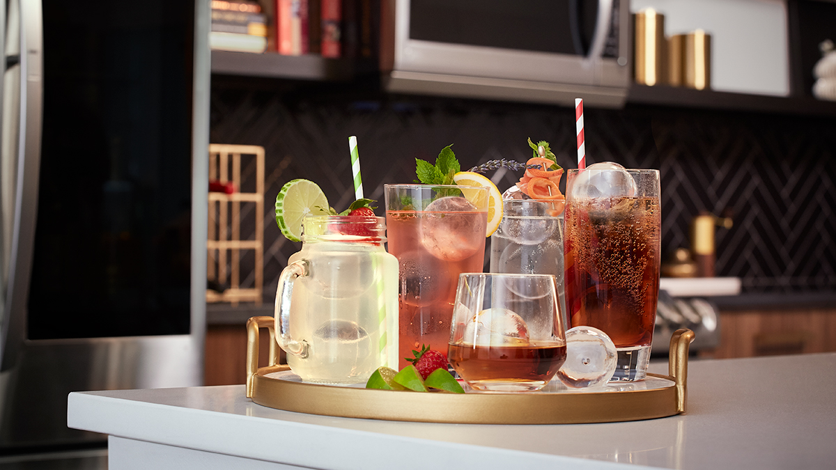 What’s in our #MemorialDay starter pack? #LGCraftIce of course. #LGUS #LGFam <a href="/LGUS/">LG Electronics</a>