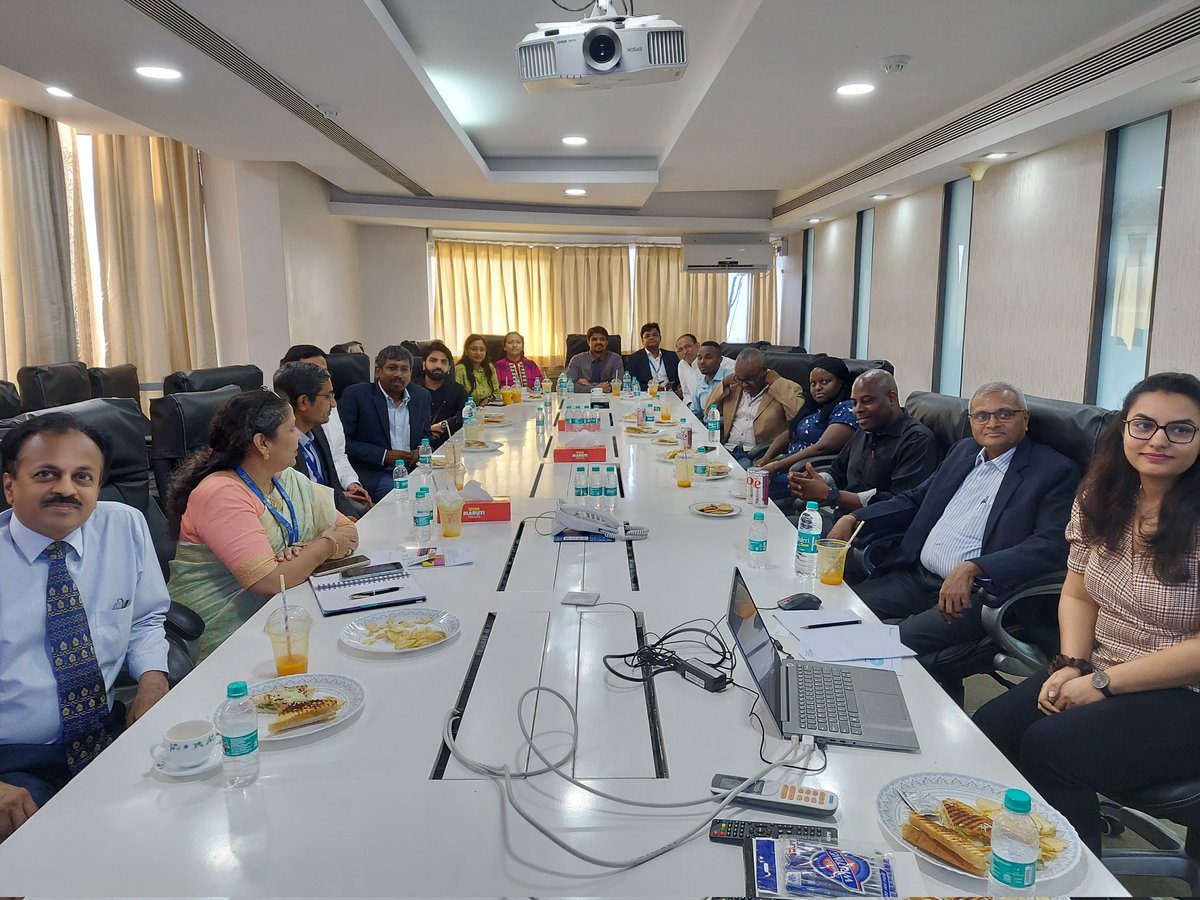 BSEIndia's tweet photo. Delegation from Kenya's KASIB visited @BSEIndia today and gained valuable insights gained into BSE's technology. The delegation also rang the #BSEBell, and posed with the #BSEBull for a photo.  #KASIB #BSE #India  #Kenya https://t.co/T8LEgOF2L5