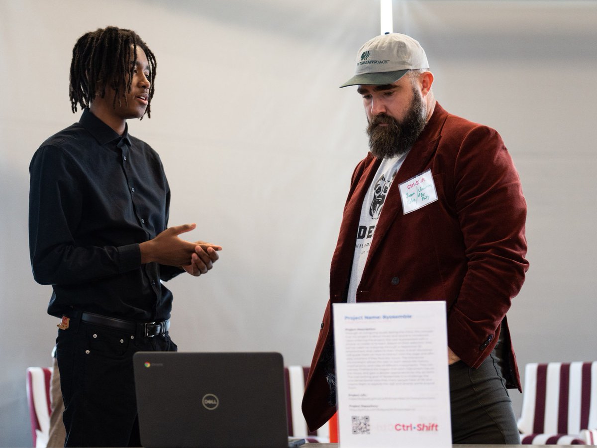 _codedby's tweet image. We want to give a big thank you to @JasonKelce for coming to the #CtrlShiftCBK competition finals last week, inspiring our students and continuing to support tech education with the @BePhillyFndtn!
#CodedByKids #CodingCompetition #TechEducation #EquityInTech #PhillyTech