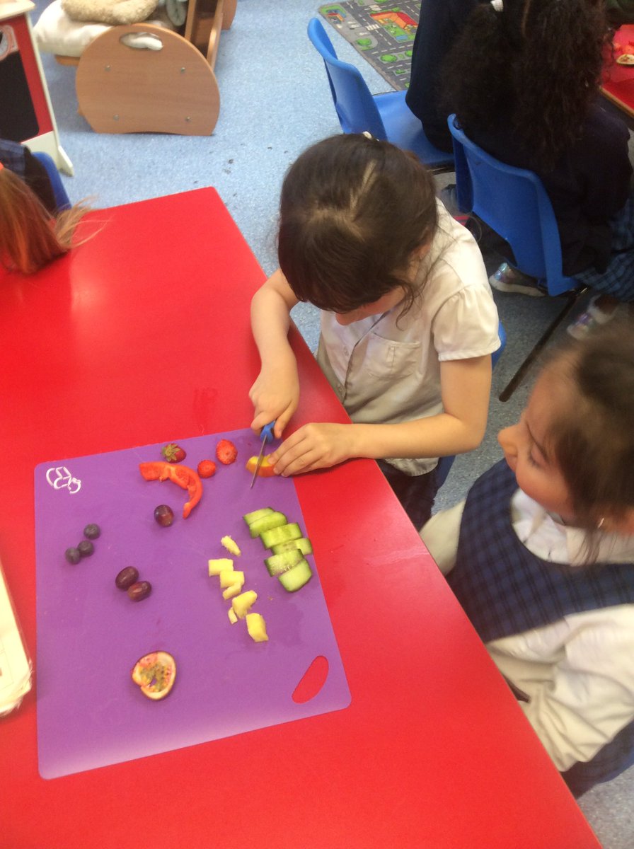 RecordBSTM's tweet photo. #stmdt #stmcookery Today we chopped some fruit and vegetables using our claw and bridge and using our knife safely. We loved tasting the delicious fruits 🍉 and vegetables. https://t.co/MWTrp4StfZ