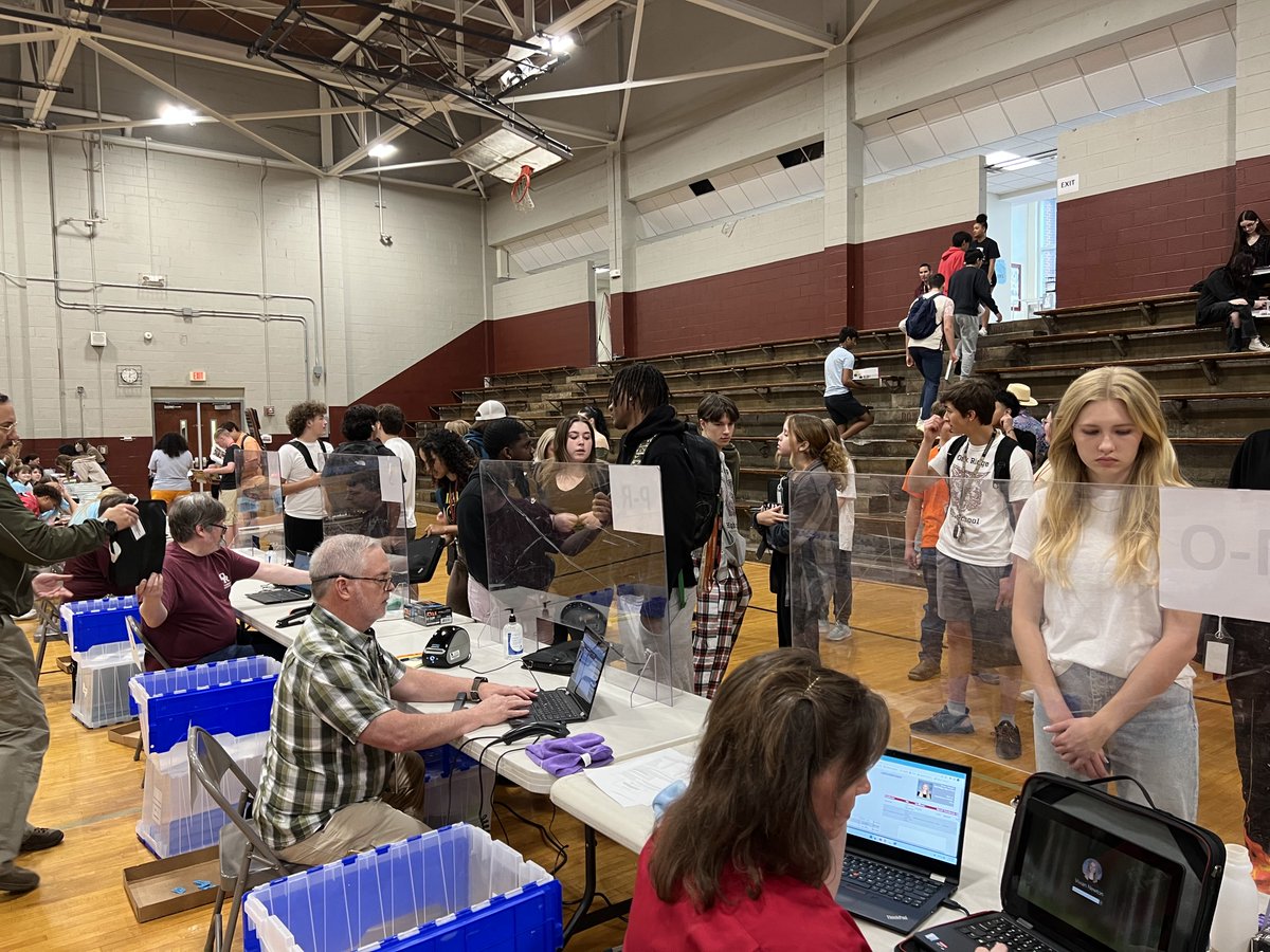 Laptop collection is underway for seniors! 💻💪