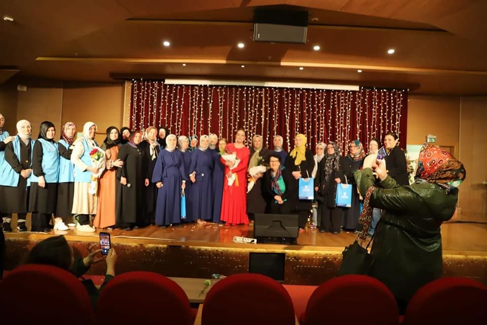 DiyanetVakfi's tweet photo. İstanbul Sarıyer Müftülüğü ve Vakfımız Şubesi iş birliğinde Engelli Haftası ve Anneler Günü münasebetiyle düzenlediğimiz programda engelli kardeşlerimiz ve annelerimizle bir araya geldik. 

#AnnelerGünü
#EngellilerHaftası https://t.co/20nhkqh3Vl