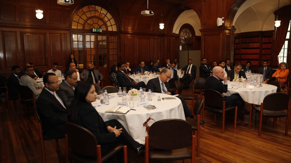 MinisterKTR's tweet photo. IT and Industries Minister @KTRBRS pitched Telangana as an ideal investment destination at a roundtable meeting hosted by H.E. Mr. @VDoraiswami, @HCI_London.

Minister KTR's presentation at the roundtable, attended by potential investors from various industries, showcased 

➡️ Remarkable progress of Telangana in the last 9 years
➡️ Rapid growth of State’s economy
➡️ Telangana government’s progressive industrial policies
➡️ Thriving innovation ecosystem in Hyderabad
➡️ World-class academic institutions
➡️ Industry ready workforce
➡️ Leading edge R&D facilities

The State's robust ecosystem for electronics, aerospace and defense, food processing, mobility, and textiles sectors were also highlighted by the Minister during his presentation.

British Indian businessman, @Lord_Bilimoria, Principal Secretary of IT and Industries Departments, @jayesh_ranjan, Special Secretary, Investment Promotion & NRI Affairs, E. Vishnu Vardhan Reddy were present at the meeting.