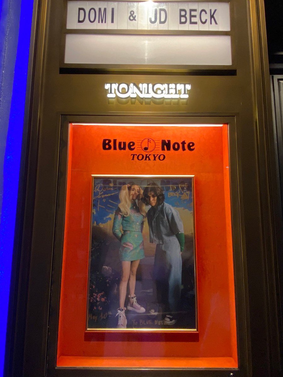 nodoni_yasashii's tweet photo. #NOTTiGHT
#DOMIandJDBECK

ブルーノート東京で行われたDOMi&amp;JD BECKの公演を聴きに行ったよ。
アルバムの最高なアレンジに釘付けになったし、超絶技巧が目の前で繰り出されて小気味いい気持ちになった。
また日本に来てください！！ https://t.co/rFyqoGHjbl