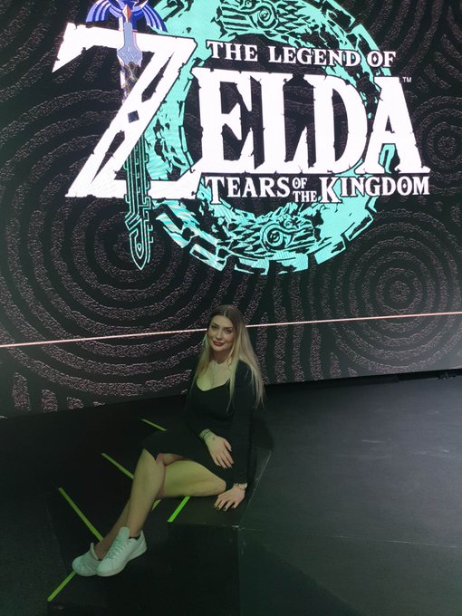 A lil pic from the Zelda release party I was at yesterday at Space in Stockholm 🥰 https://t.co/vuxLZ