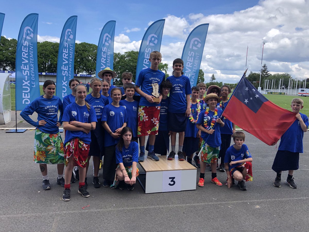 Belle 3ème place pour l’équipe de ⁦<a href="/CJeanvilar/">Collège JeanVilar</a>⁩ à la coupe de rugby du CD79