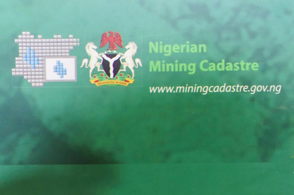 AfricanAmdc's tweet photo. @AfricanAmdc team @summermkhululi Dr. @maritkitaw & @tunde_arisekola , paid a courtesy call to the Director General of Nigeria Mining Cadastre Office & held strategic discussions on the need for Nigeria to #ratify the #AMDC statutes.
#AMV #AMREC https://t.co/SIi2EBQUSJ