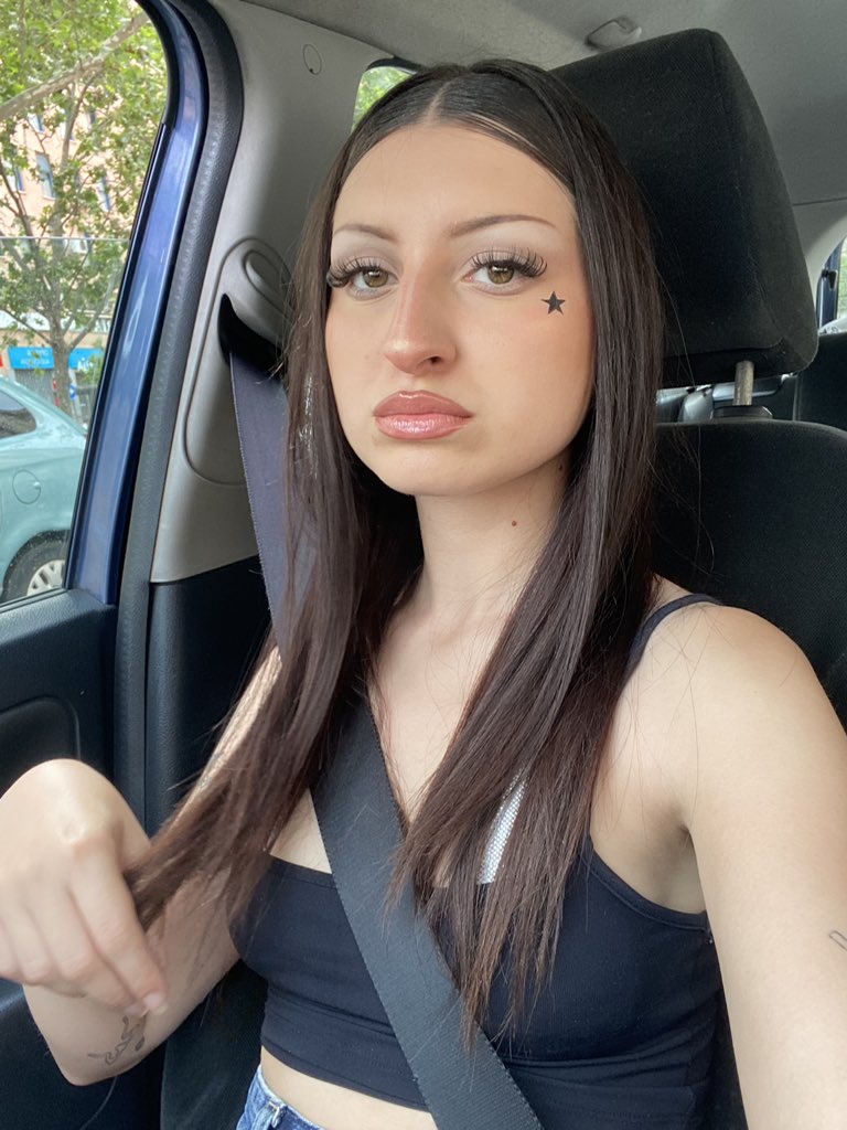 xtina_cch's tweet photo. selfies https://t.co/81V1wYgdn1