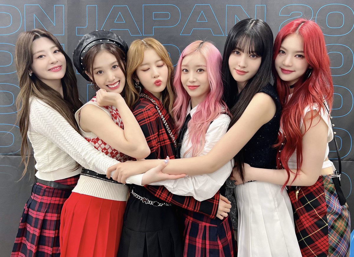 STAYC(스테이씨) tweet media