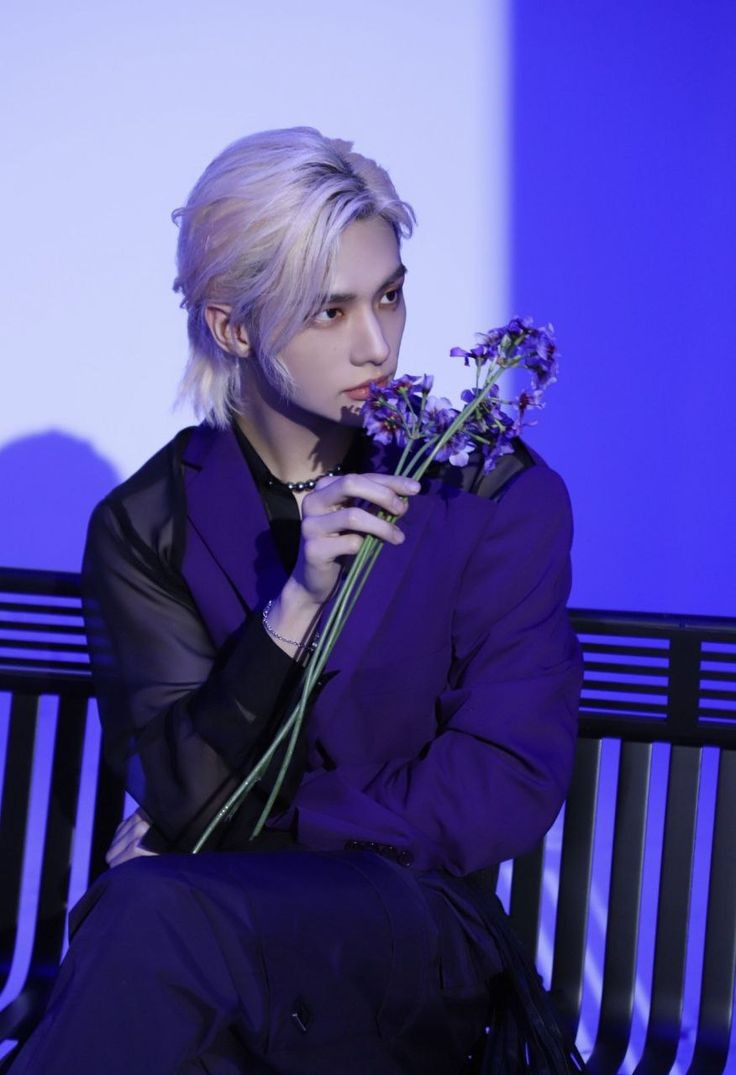 HFBABYGIRLS's tweet photo. hf | greek mythology au

itʼs been awhile since flx stepped foot in olympus.

heʼd rather keep to himself and stay in his assigned realm, where the company of shadows and wraiths are enough for him, and occasionally, sm, who's the sole reason why he's even here. https://t.co/cqqTpXzdVU