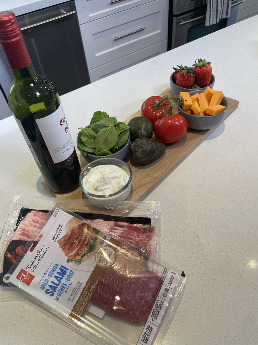 RachelSchoutsen's tweet photo. Do you know what all of these foods have in common? And WHY you should know if you are an allergy sufferer? WATCH our latest #HealthAndWeather report : https://t.co/mKMLp1cu3l https://t.co/gj24PyEJ8v