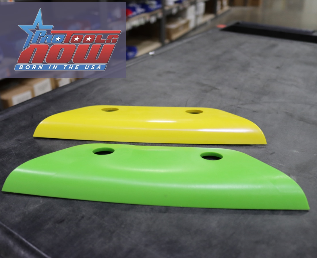 ProToolsNow's tweet image. The Tail Fin Squeegee tool is designed to make installing film around the third brake light easier. It pushes out moisture – and keeps it out with pressure that holds down edges behind that bothersome third brake light.

Learn more at our website:

protoolsnow.com/products/tail-…

#tools