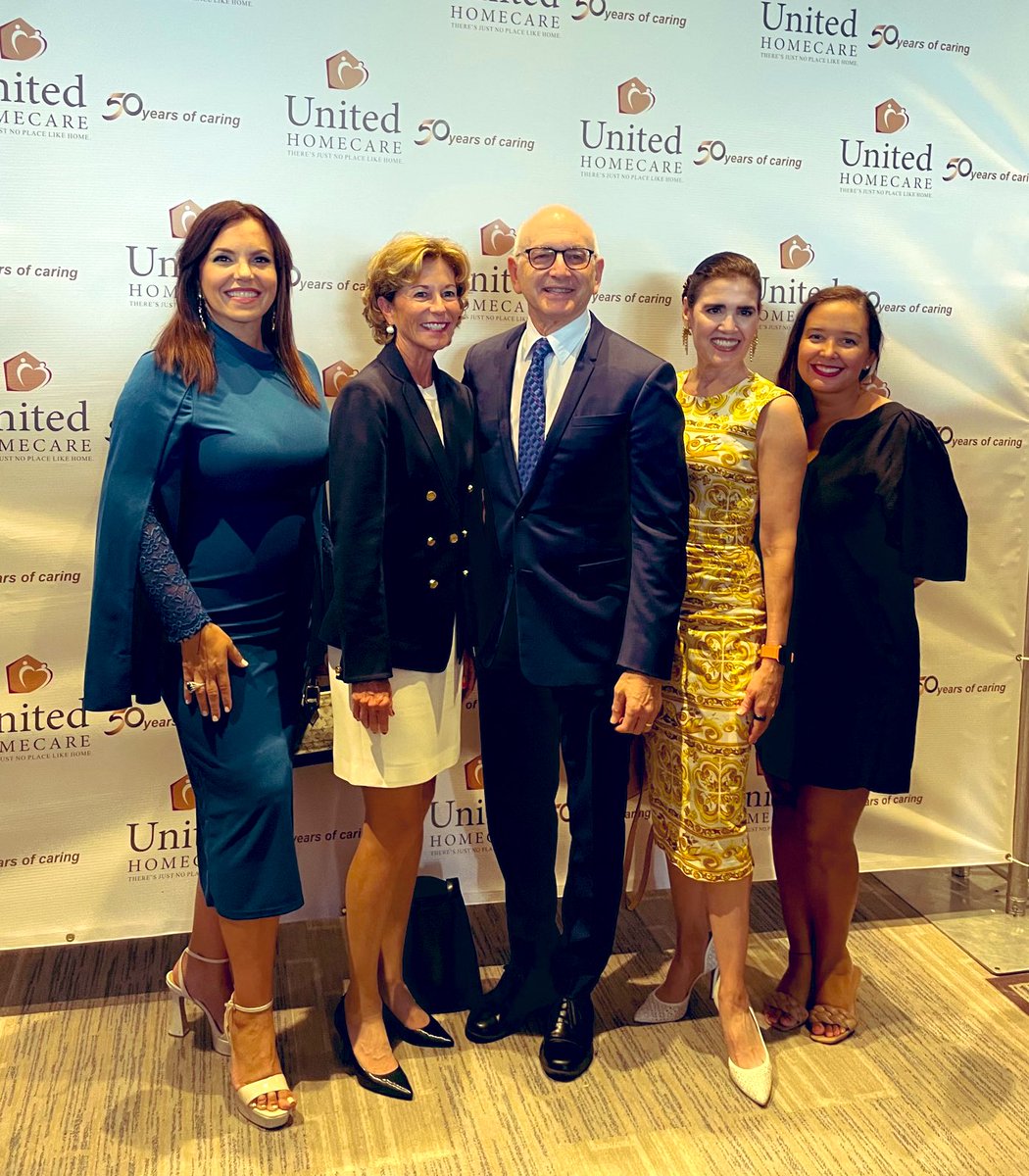 Desert (@innovateshealth) on Twitter photo 📣 For many she will need no introduction (navy blazer) but I am so pleased to share Jayne (Sylvester) Malfitano is our new Chair of <a href="/SylvesterCancer/">Sylvester Comprehensive Cancer Center</a> Board of Governors!!
Always a pleasure spending time with her and forever grateful to her father/family for which we are named. 📣 For many she will need no introduction (navy blazer) but I am so pleased to share Jayne (Sylvester) Malfitano is our new Chair of <a href="/SylvesterCancer/">Sylvester Comprehensive Cancer Center</a> Board of Governors!!
Always a pleasure spending time with her and forever grateful to her father/family for which we are named.