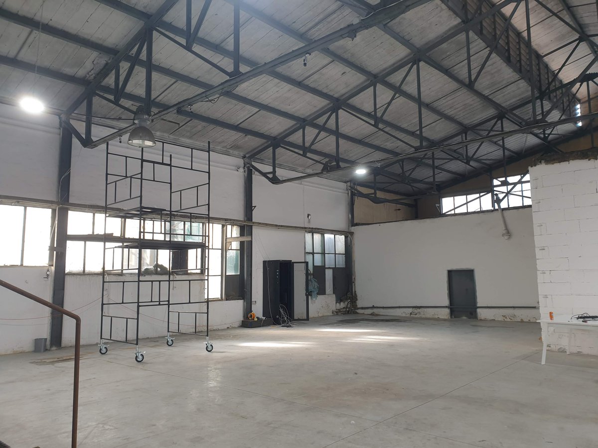 Nsflow_AR's tweet photo. Working on Nsflow doesn’t always entail sitting next to the computer. Sometimes, it's checking camera focus in an empty warehouse soon to become a #forkliftoperator #ARtraining environment. Stay tuned for updates on the training grounds 🦾
#augmentedreality https://t.co/xMCaXB2xp1